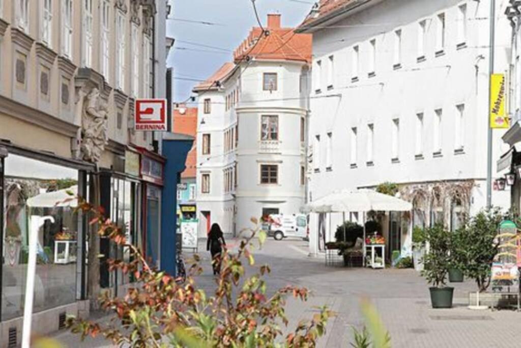 Stylisches Innenstadtappartement Graz Buitenkant foto